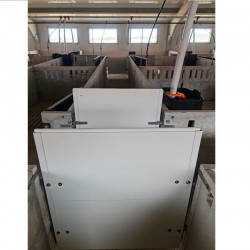 Puerta cuadra pvc espesor 50mm, con 4 bisagras y 2 pasadores